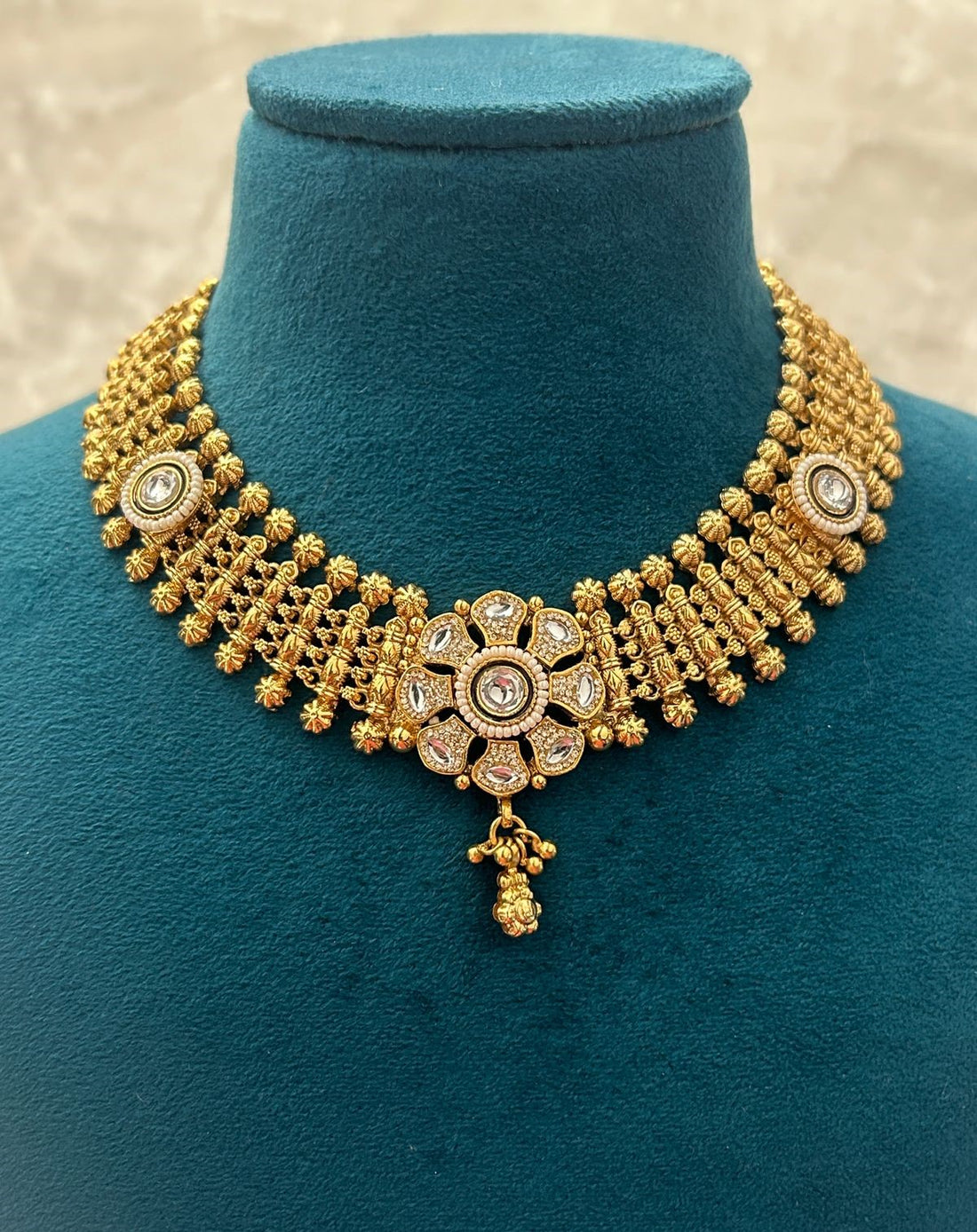Antique Gold Heavy Kundan Necklace Set with Ghungroo Detailing