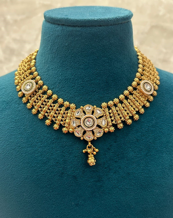 Antique Gold Heavy Kundan Necklace Set with Ghungroo Detailing