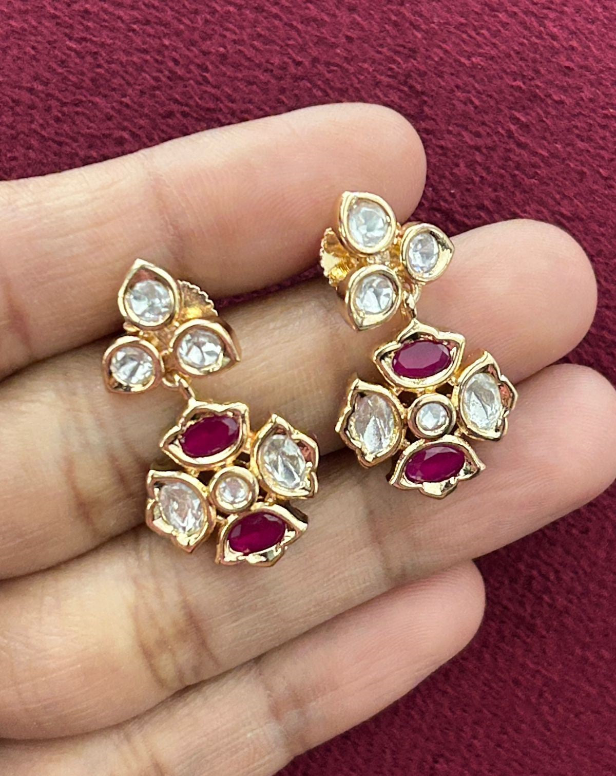 Available Colour White Green Maroon Elegant Kundan Short Necklace Set Detailing Real Gold Tone with Earrings