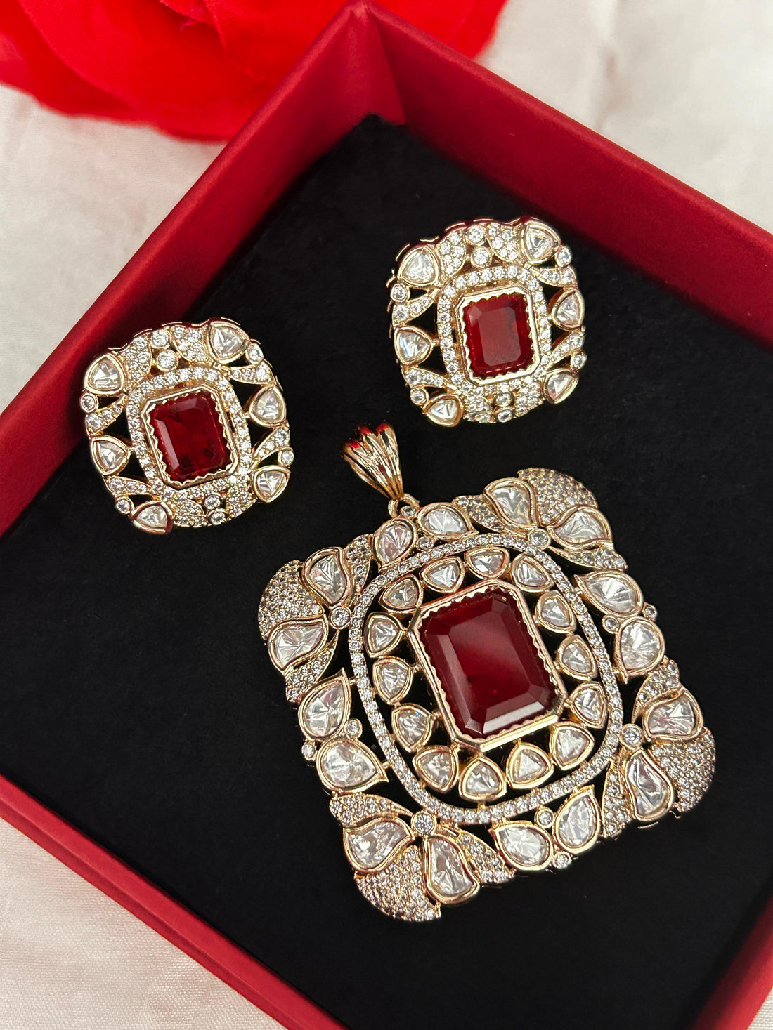 Gulraani Blush Moissanite Pendant Set