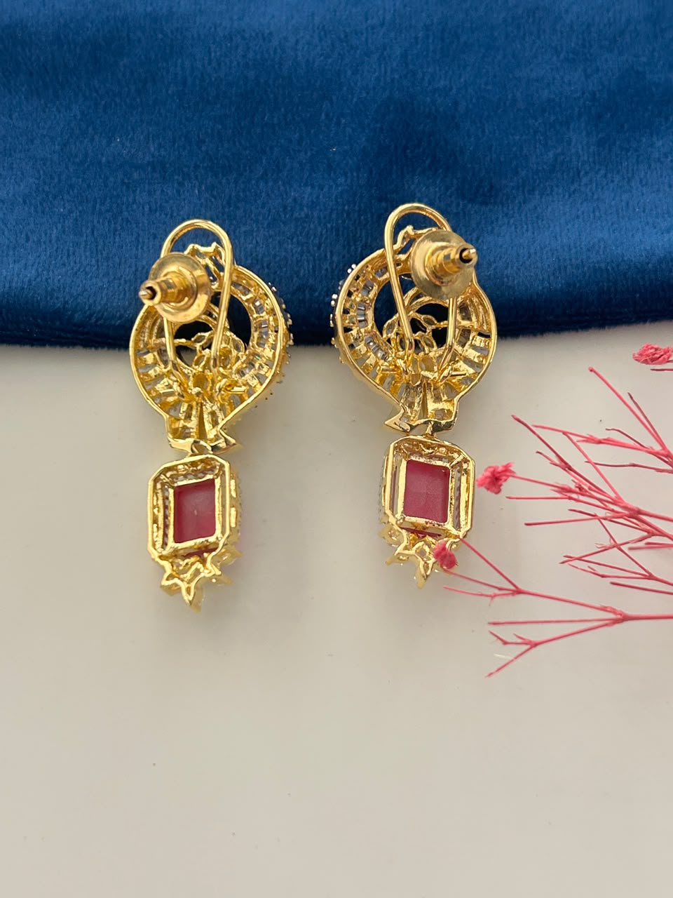 Mayurakshi Emerald Aura Pendant Set