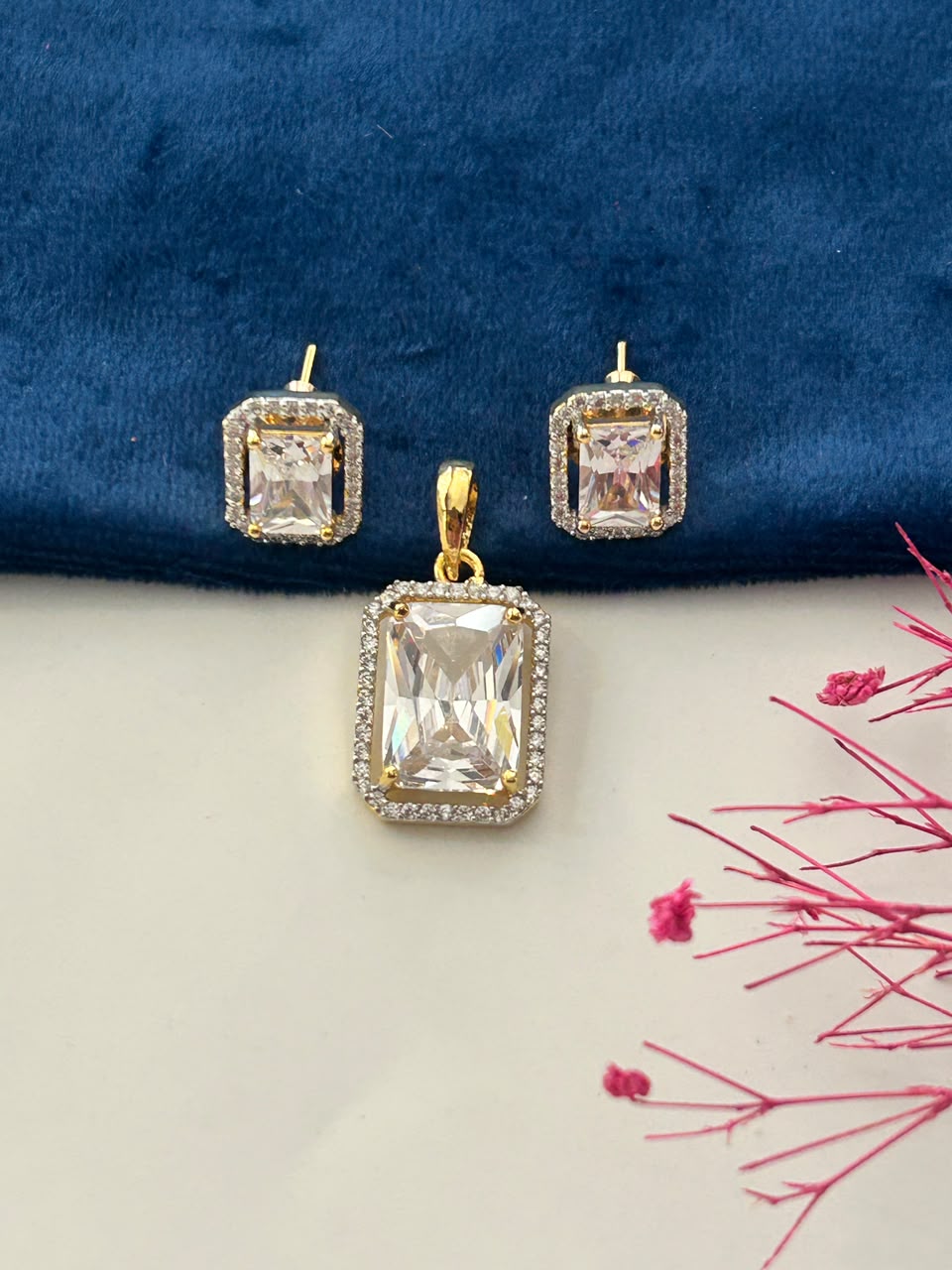 Panna Rajsi Pendant Set