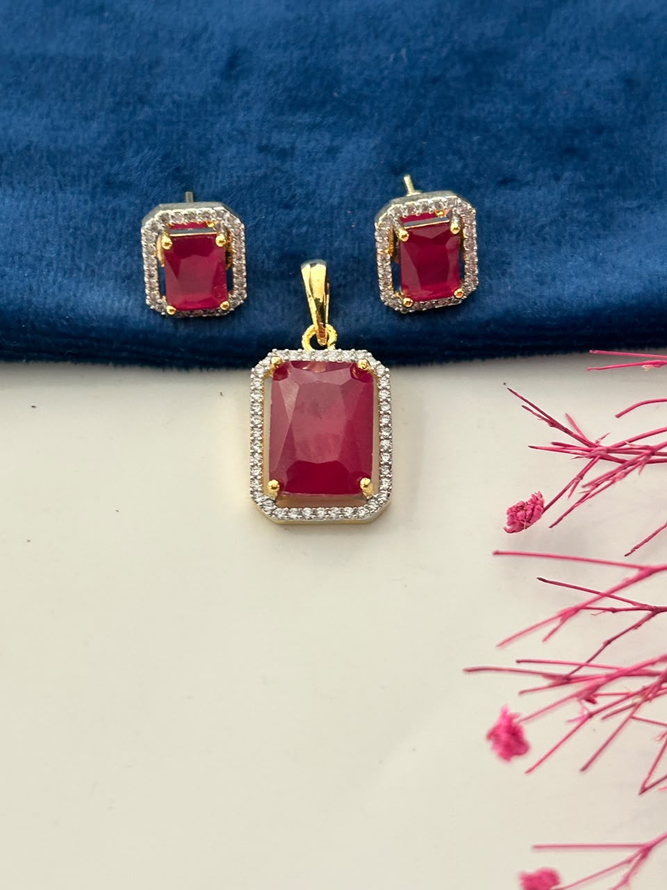 Panna Rajsi Pendant Set