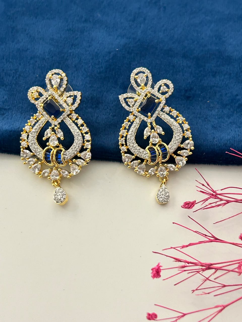 Vaidehi Emerald Rangmahal Pendant Set