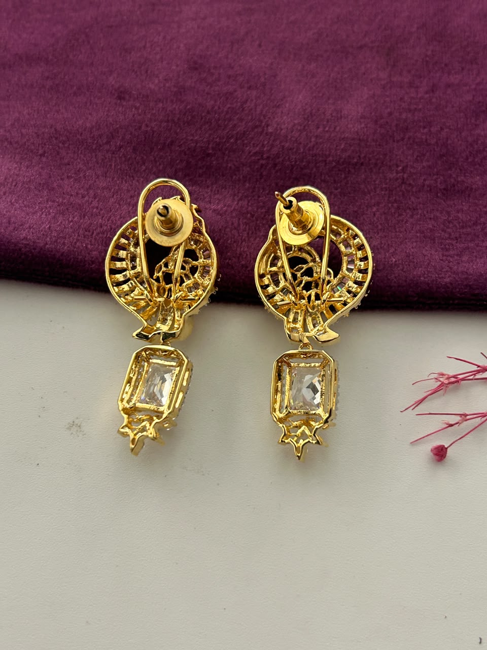 Mayurakshi Emerald Aura Pendant Set