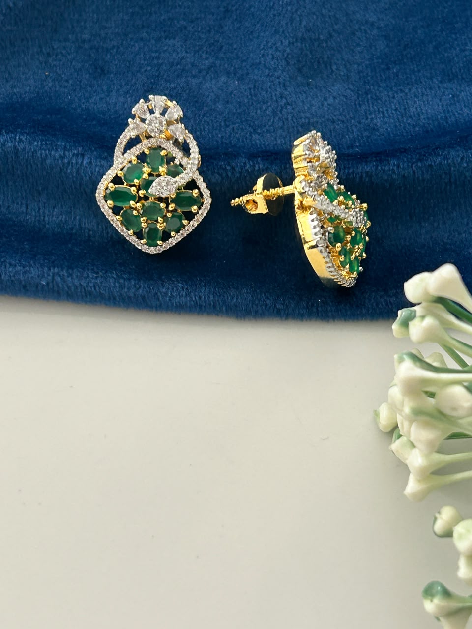 Mayurika Panna Screw Pech  Pendant Set