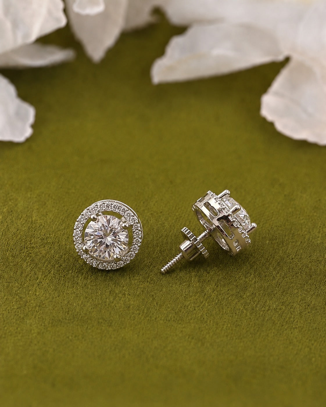 Screw Pench Classic Round Solitaire Stud Earrings Premium Gold Plated Two Tone Design for Women
