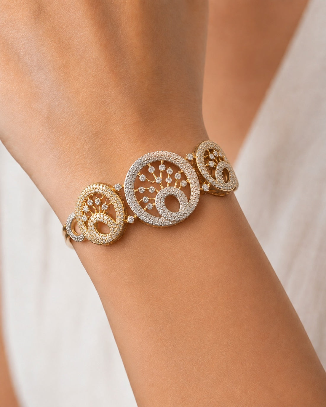 Noor Paisley Sparkle Openable Bracelet for Women