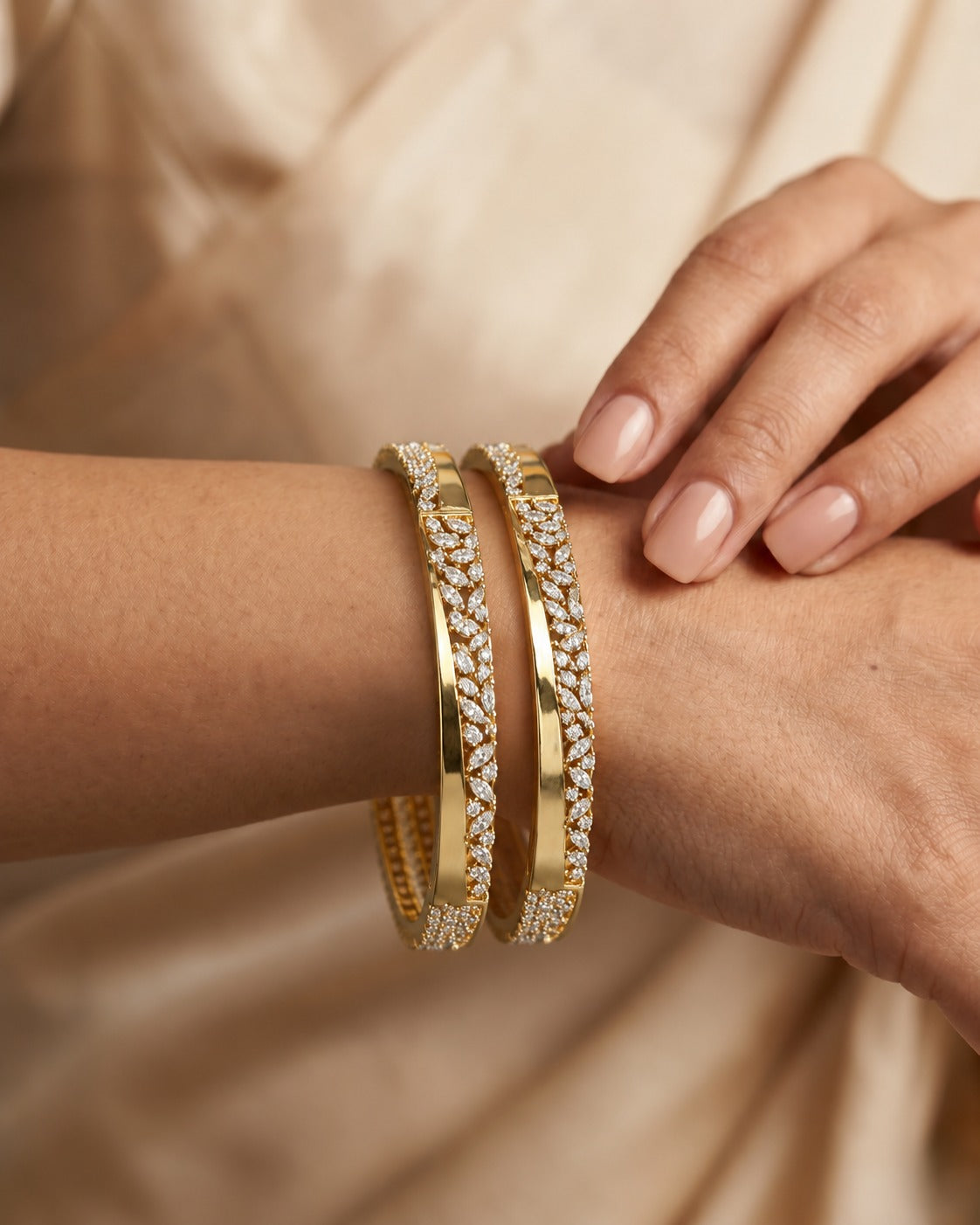 Vayunara  Floral Luxe Bangles For Women