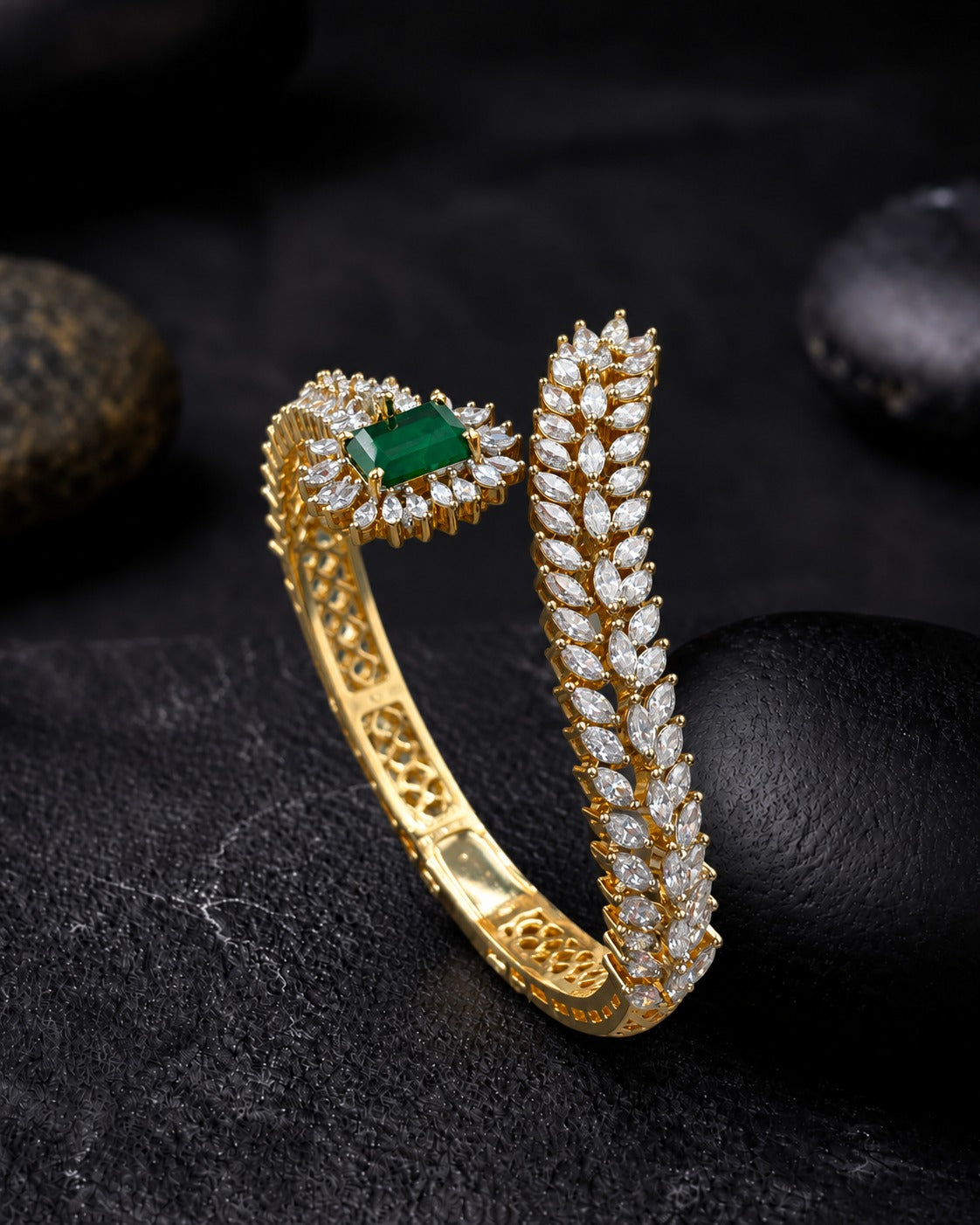 Aurelia Openable Leaf Bracelet – Green, White , Ruby & Blue | Fits 2.4 & 2.6