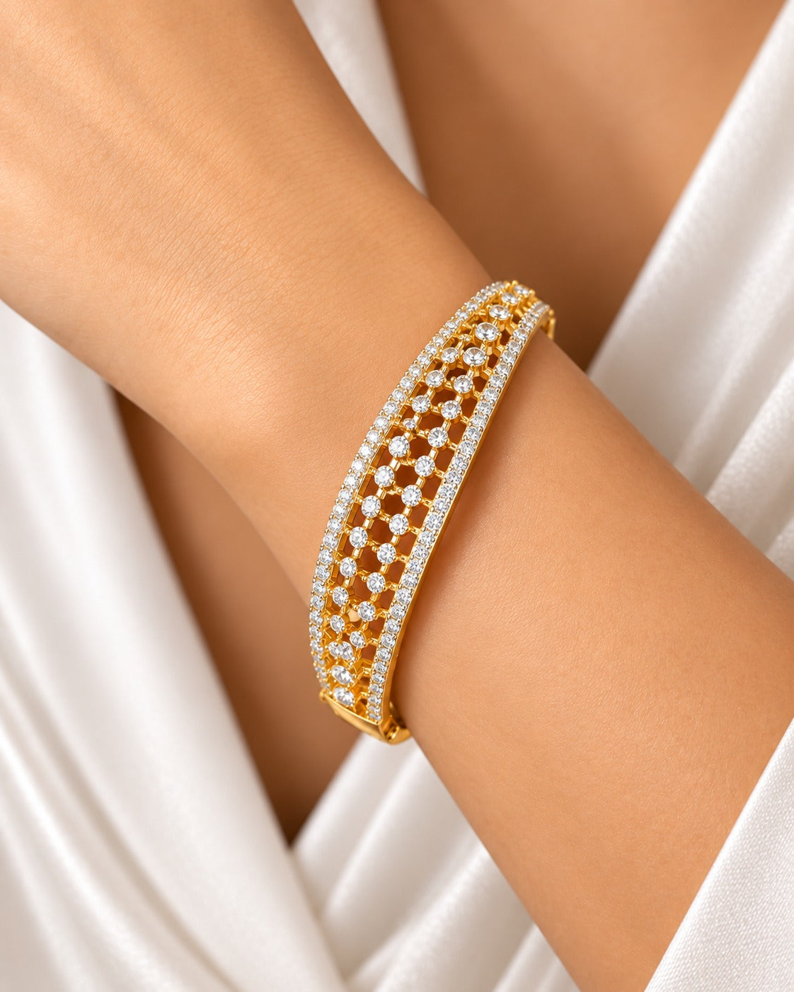 Aurelia Oval Openable Diamond-Look Bracelet – Gold & Silver | Fits 2.4 & 2.6