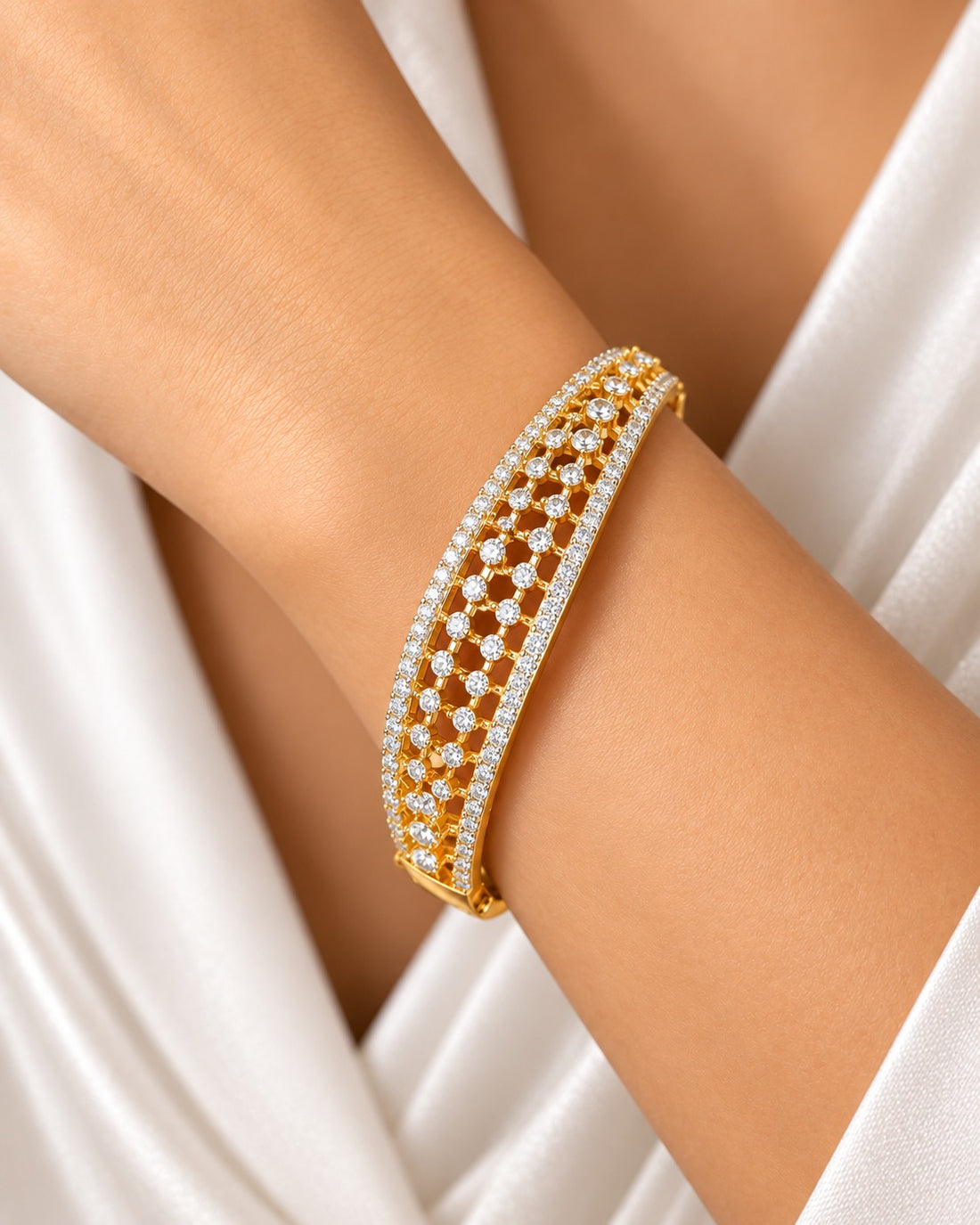 Aurelia Oval Openable Diamond-Look Bracelet – Gold & Silver | Fits 2.4 & 2.6