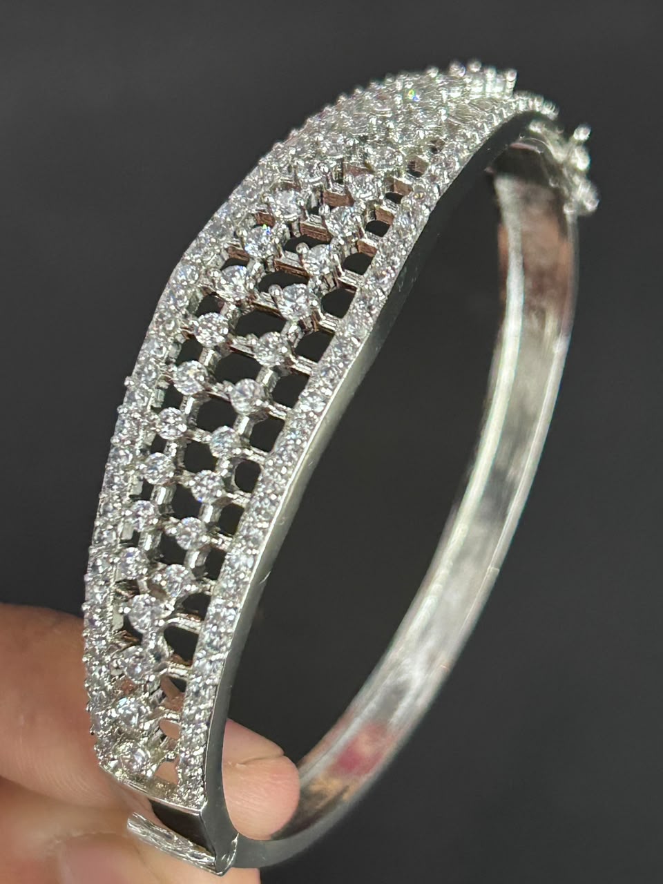 Aurelia Oval Openable Diamond-Look Bracelet – Gold & Silver | Fits 2.4 & 2.6