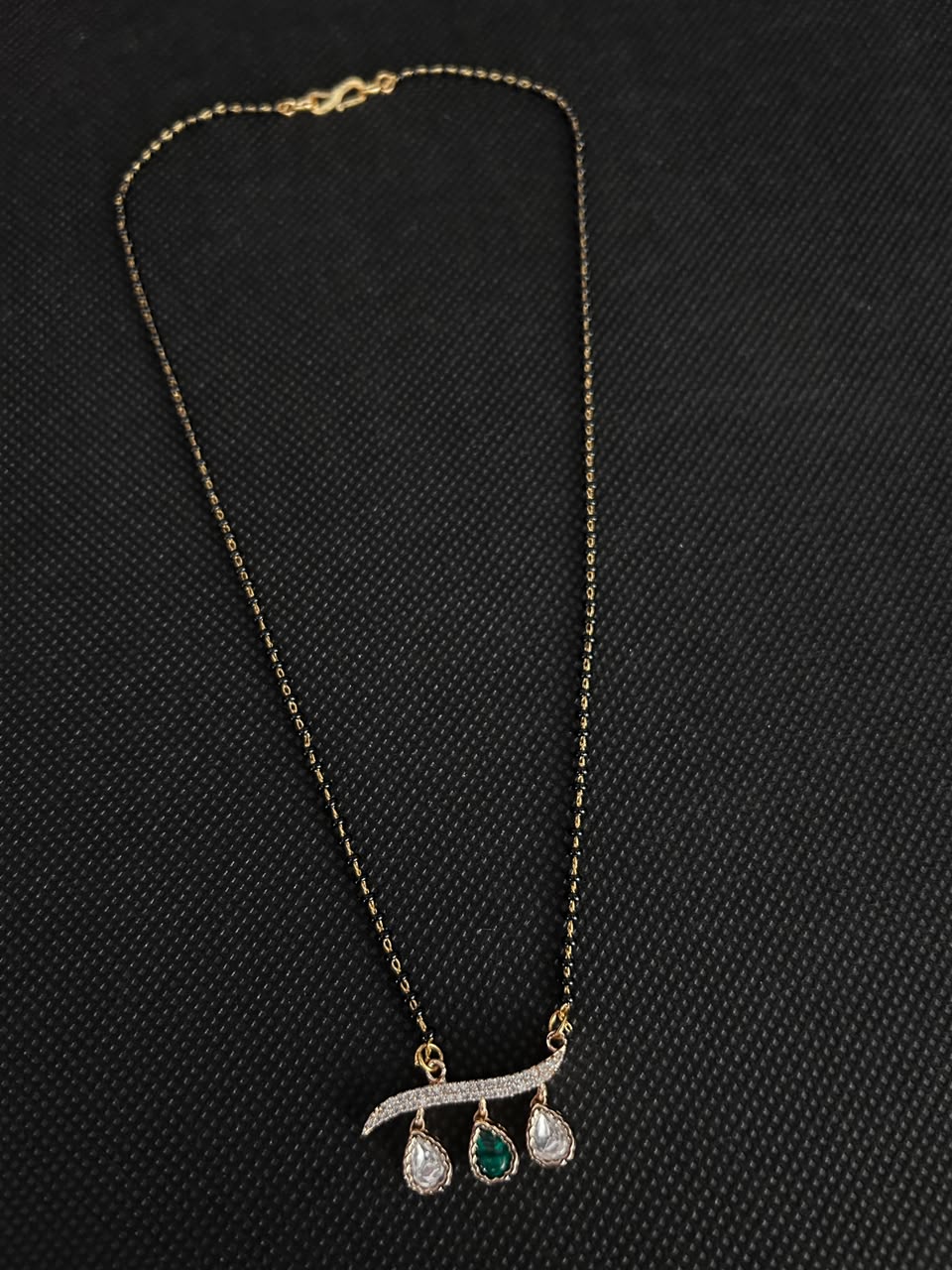 Aarvika Emerald Drop Mangalsutra Set