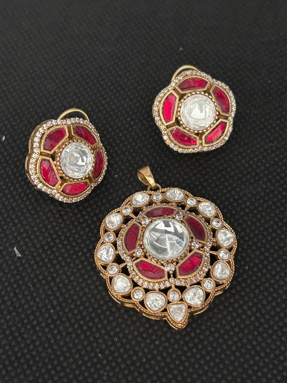 Maharani Kundan Pendant Set