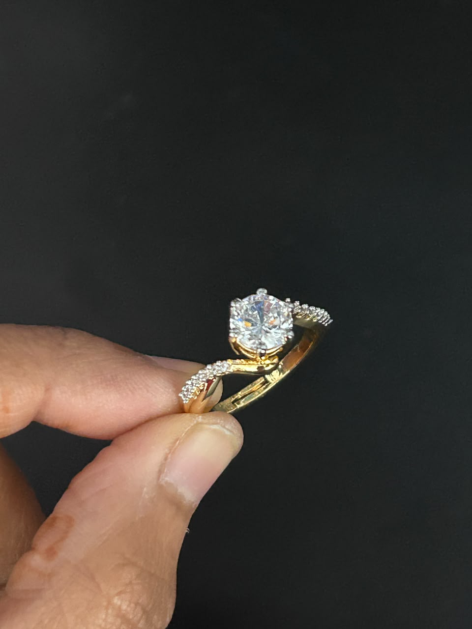 Evelyn Twist Solitaire Adjustable Ring