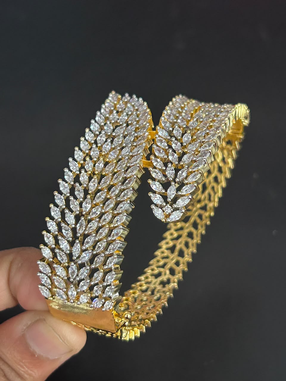Valeria Oval Openable Leaf Diamond-Look Bracelet – Gold & Silver | Fits 2.4 & 2.6