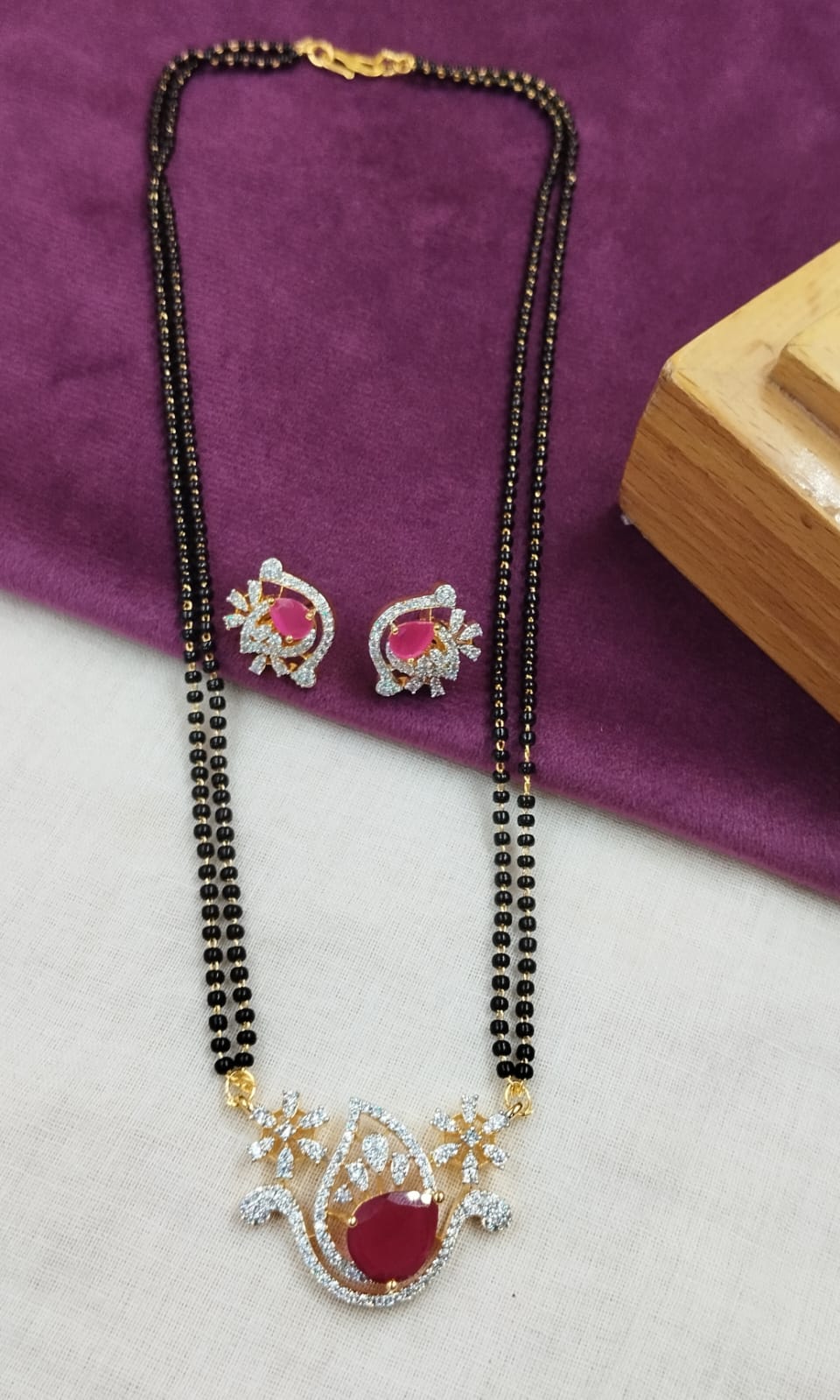 Navya Paisley Drop Mangalsutra Set – 18 Inch