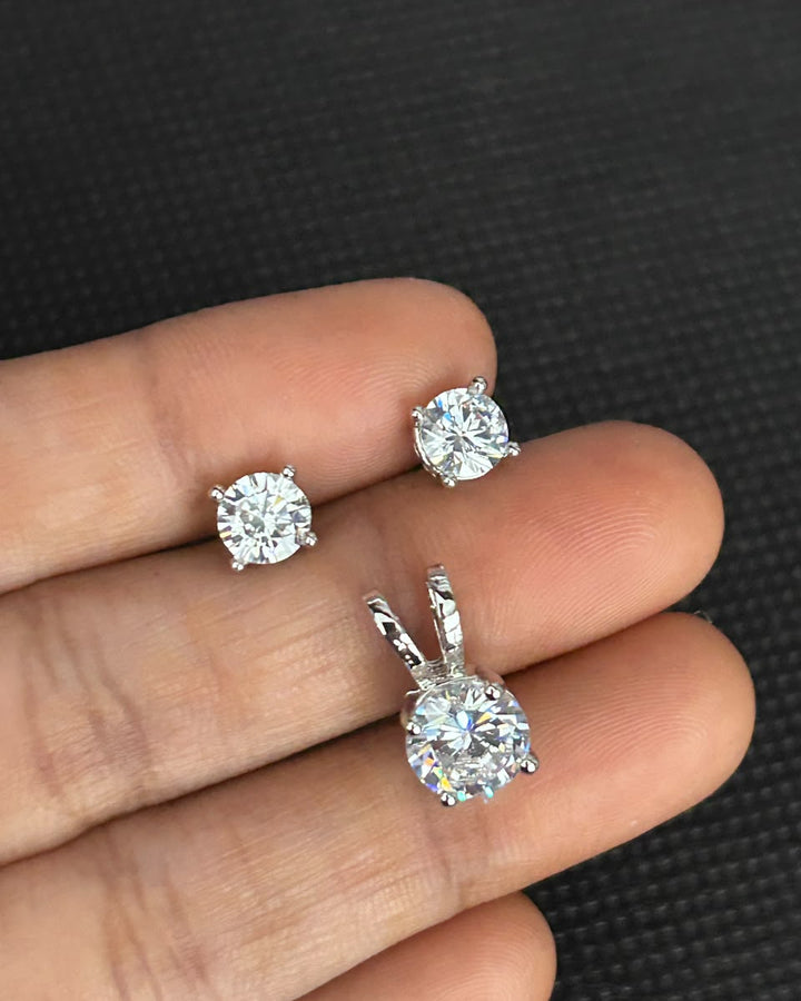 Solara Luxe Solitaire Pendant Set