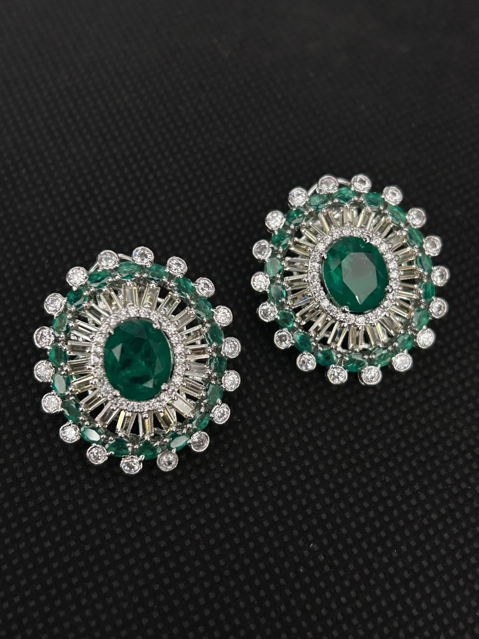 4 CM Oval Statement Stud Earrings