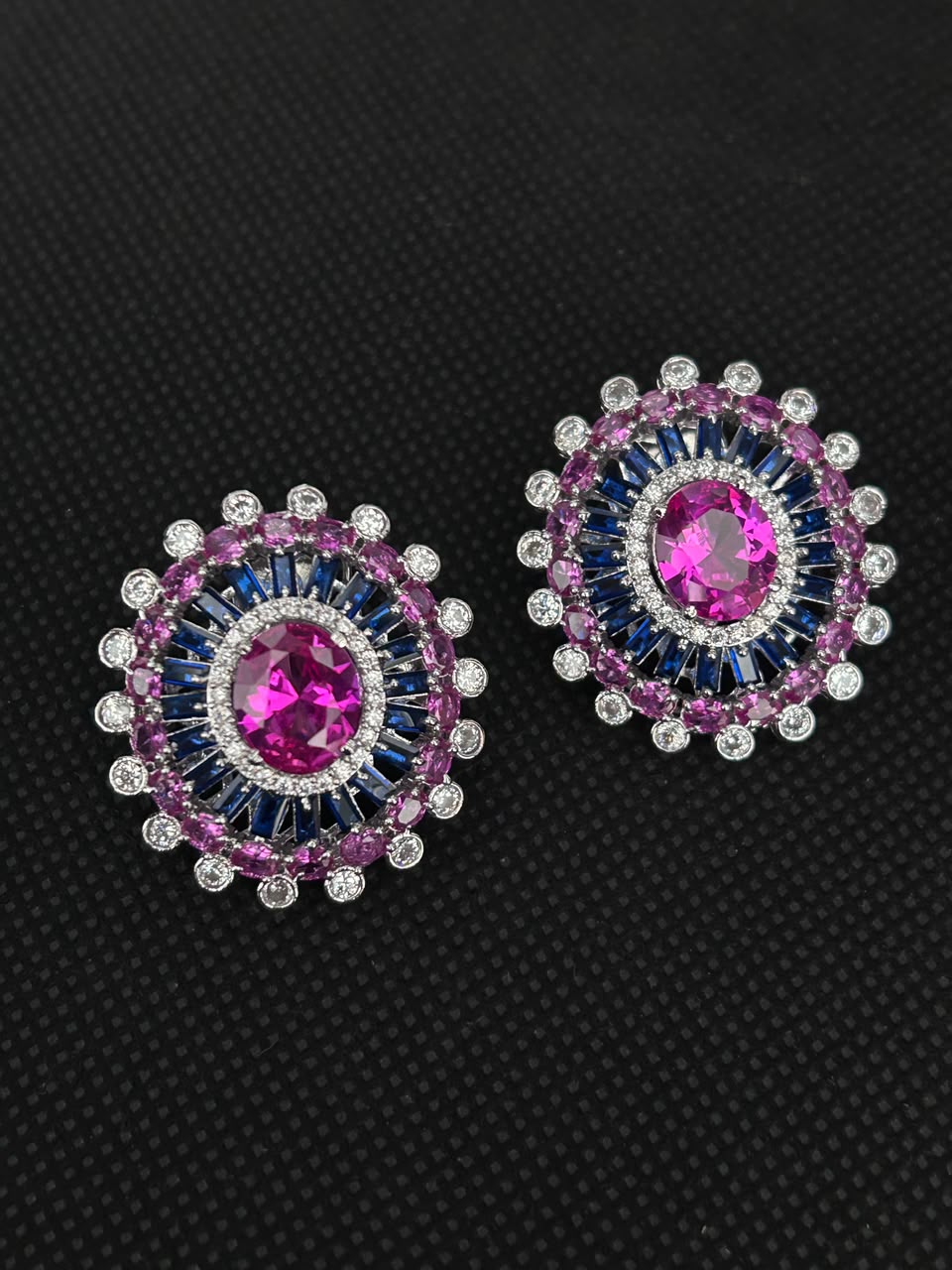 4 CM Oval Statement Stud Earrings