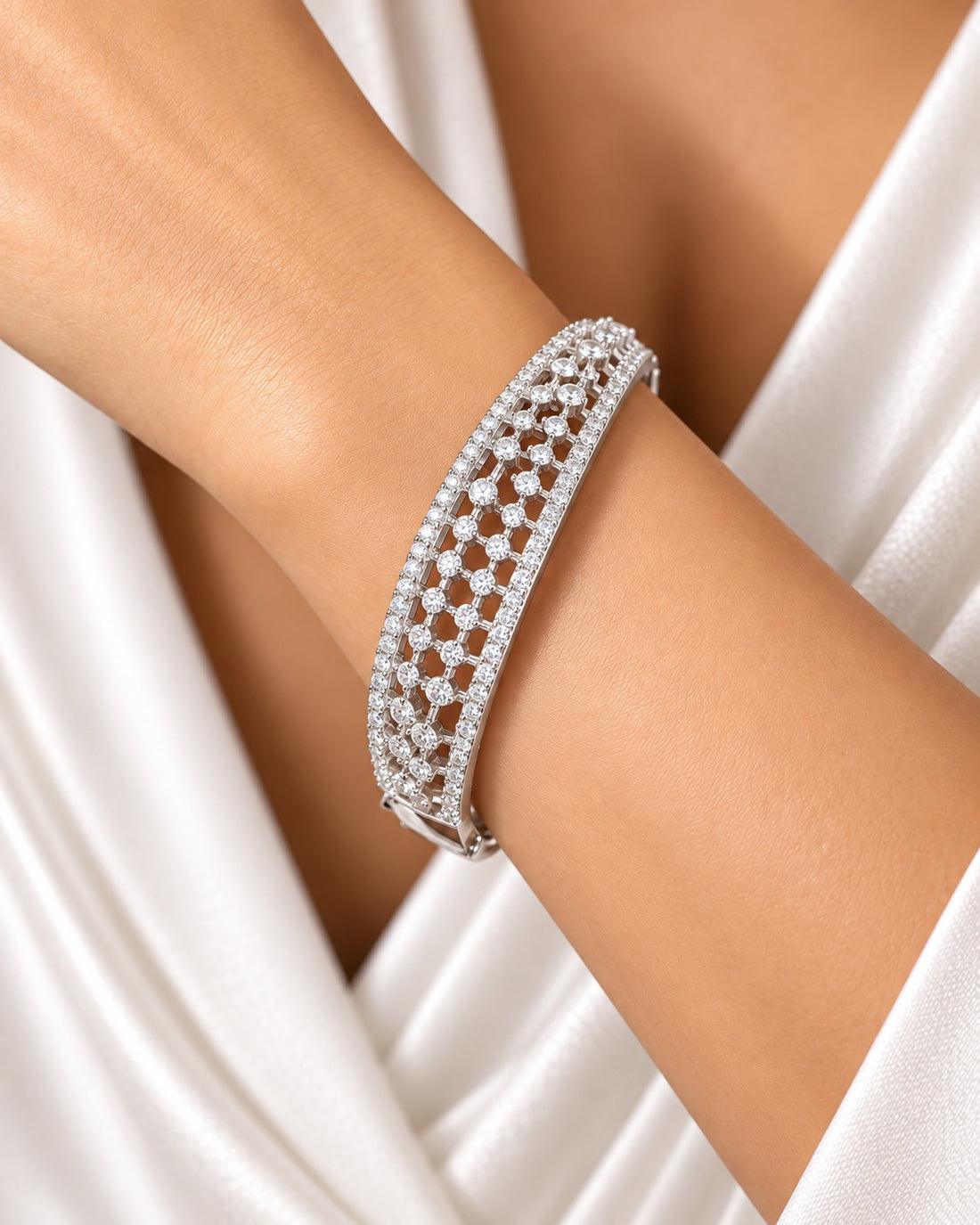 Aurelia Oval Openable Diamond-Look Bracelet – Gold & Silver | Fits 2.4 & 2.6