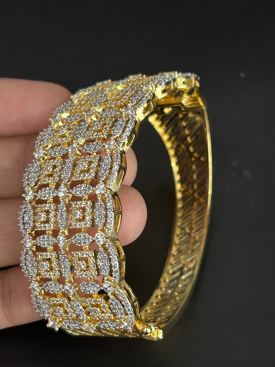 Zarielle Wide Openable Diamond-Look Bracelet – Fits 2.4 & 2.6